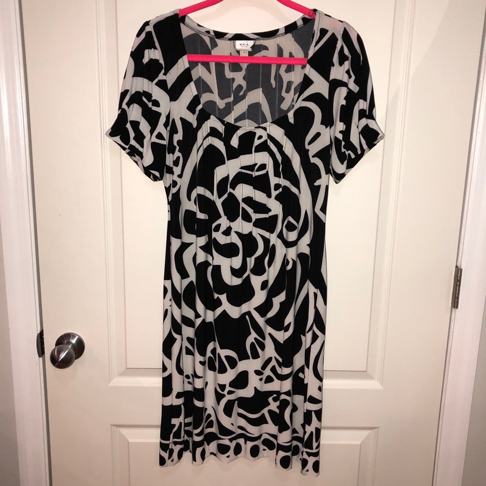 ECI enlarges Floral print short sleeve dress